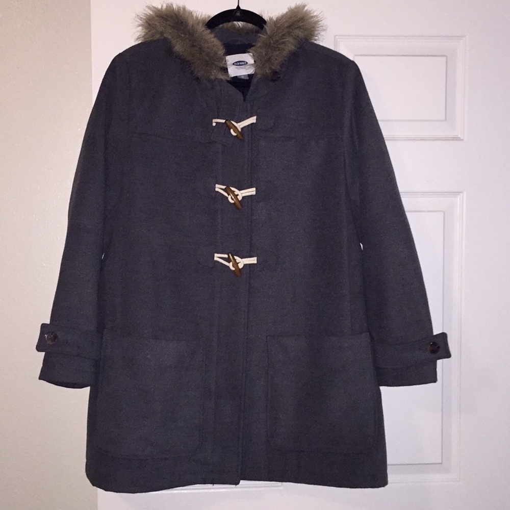 Stunning pea coat in dark heather gray